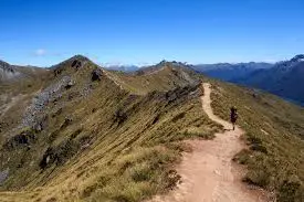 Explore as melhores trilhas de inverno nas montanhas brasileiras e viva a aventura em paisagens incríveis. Desafios e beleza te esperam nas trilhas mais emocionantes do Brasil!