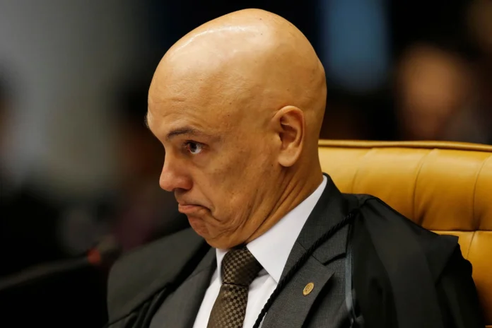 Moraes derruba sigilo da delação de Mauro Cid e abre prazo para defesa de denunciados pela PGR
