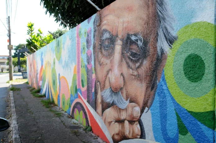 Projeto de Arte de Rua Transforma Muros em Galerias a Céu Aberto