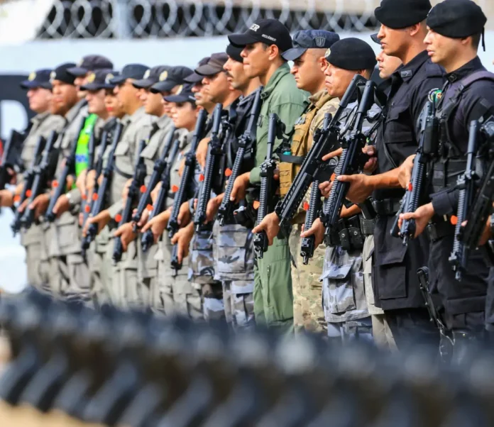 PM dá tapa e aponta arma para cabeça de homem rendido em SP