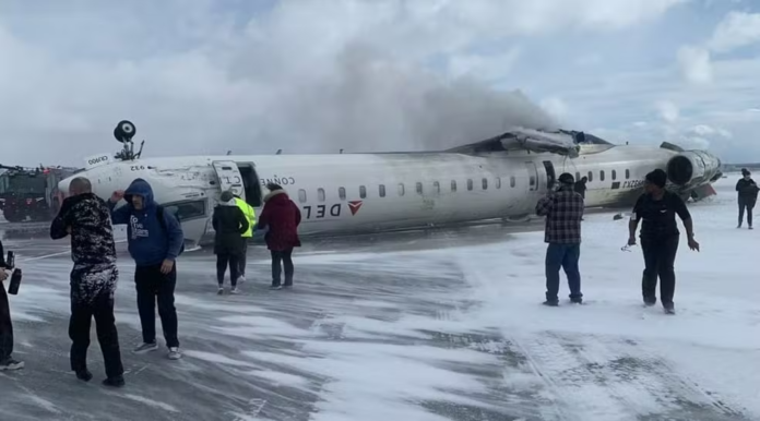 Vídeo impressionante mostra momento em que um avião capota ao pousar em Toronto. Saiba o que aconteceu, as possíveis causas e como evitar acidentes semelhantes.